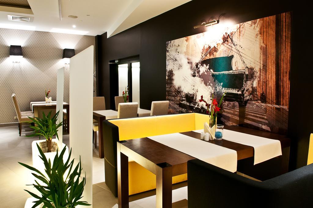 Hotel Piano Lublin Luaran gambar