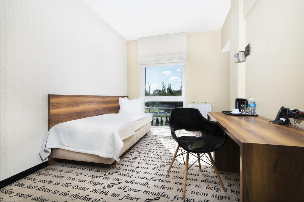 Hotel Piano Lublin Luaran gambar